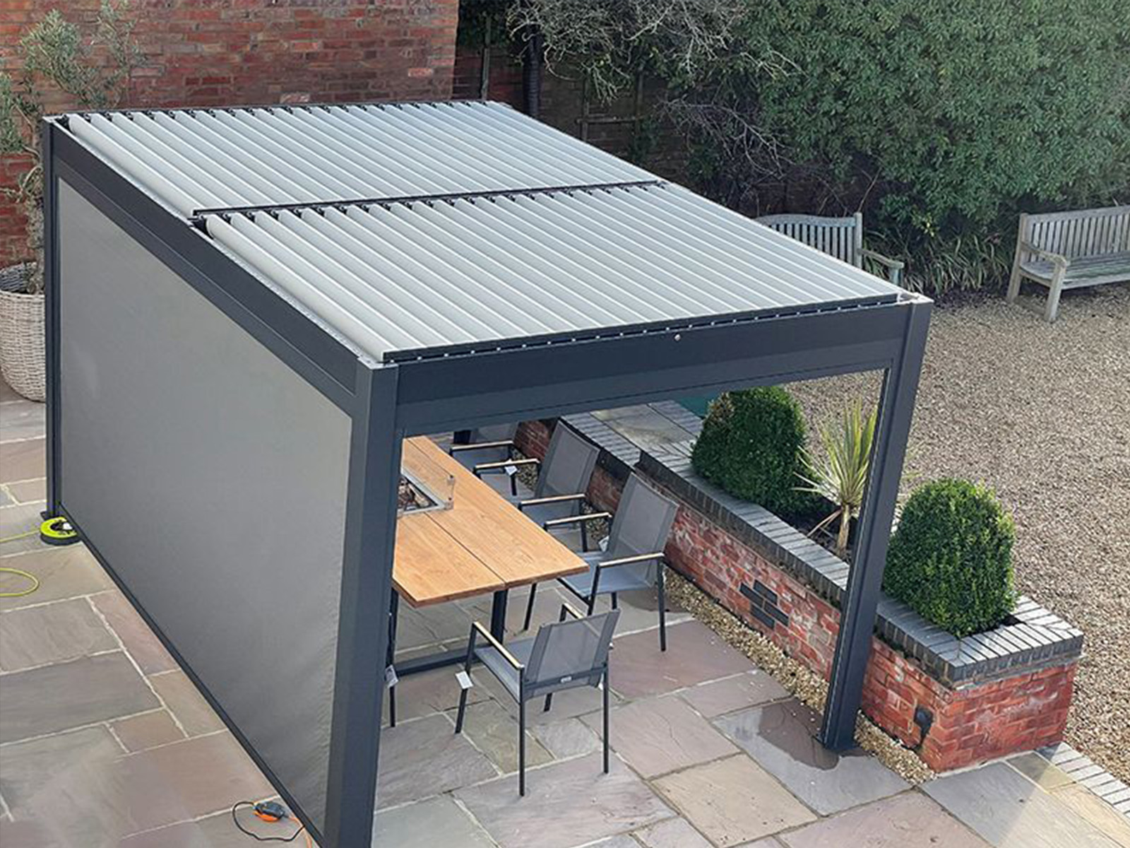 Solaris LED Motorised Pergola | Free Standing - Imagen 3
